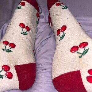 Used Cherry Cream Print Socks